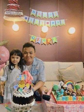 Putus dari Gisel, Intip 10 Foto Kenangan Gempi dan Wijin yang Dekat Bak Ayah-Anak