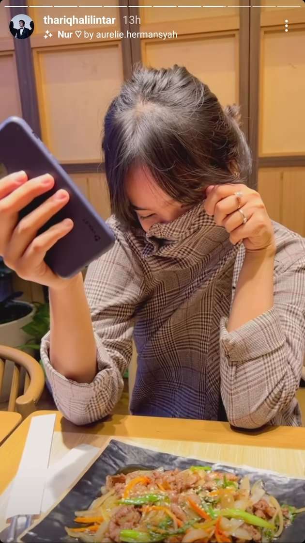 10 Potret Mesra Thariq Halilintar dan Fuji yang Bikin Baper, Kepergok Gandengan Tangan!
