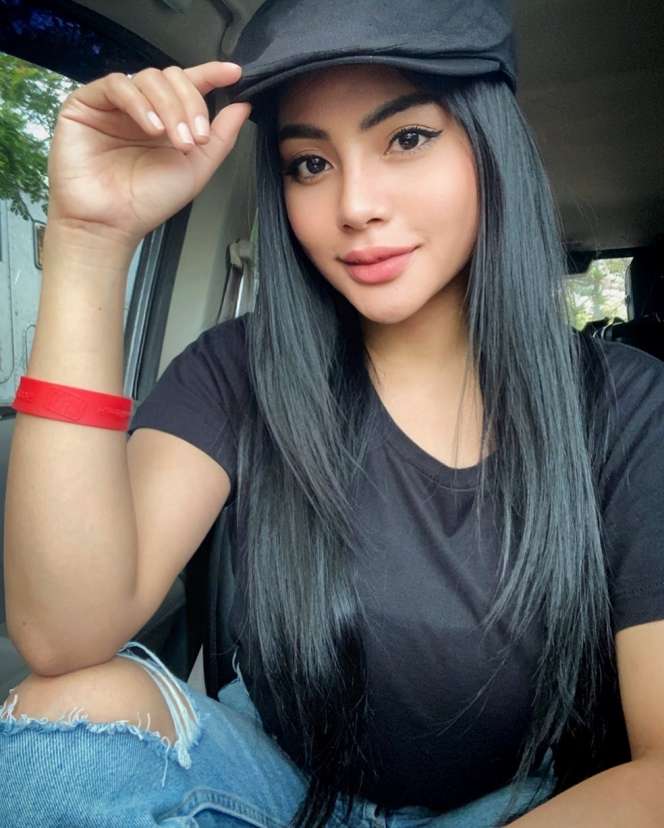 10 Potret Tisya Erni Mantan Model Majalah Dewasa yang Kini Jadi Pedangdut, Pernah Dekat dengan Sule