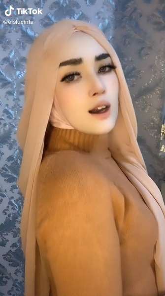 10 Potret PNS Cantik yang Viral Karena Model Hijab 'Rambut', Bak Princess Disney!