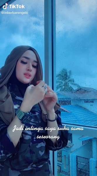 10 Potret PNS Cantik yang Viral Karena Model Hijab 'Rambut', Bak Princess Disney!