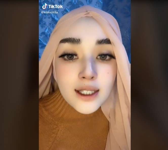 10 Potret PNS Cantik yang Viral Karena Model Hijab 'Rambut', Bak Princess Disney!