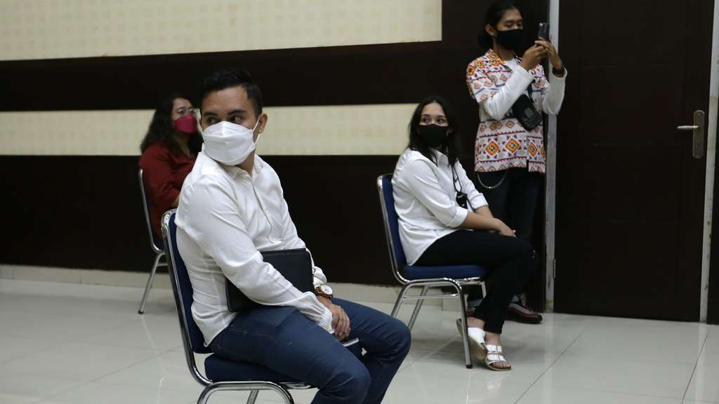 FOTO: Keluarga dan Sahabat Mendiang Laura Anna Hadir di Sidang Gaga Muhammad
