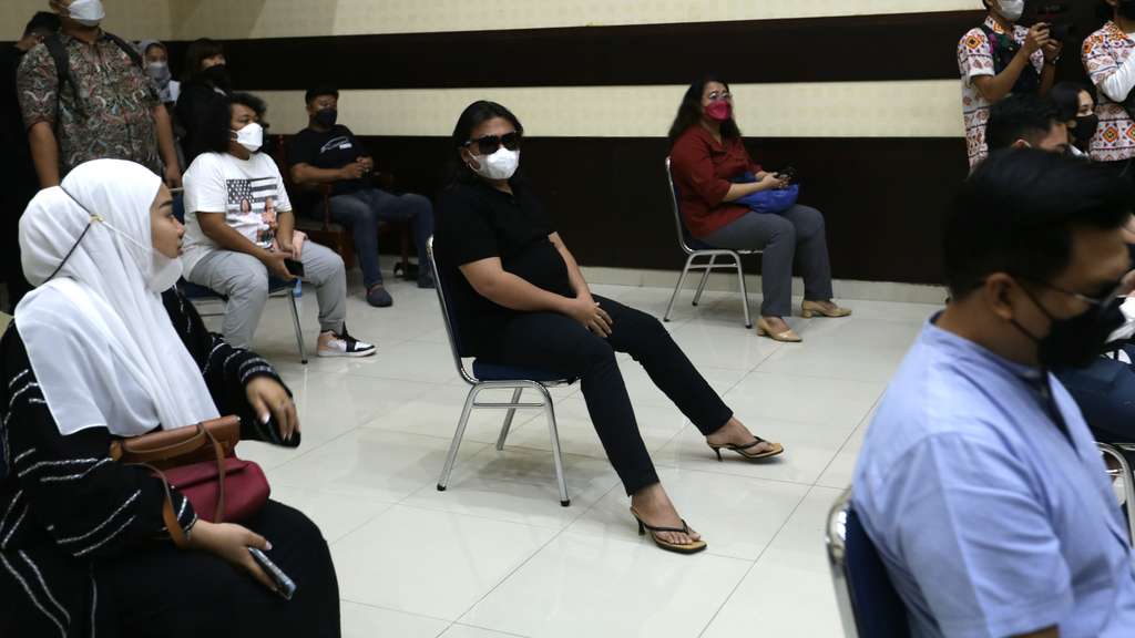 FOTO: Keluarga dan Sahabat Mendiang Laura Anna Hadir di Sidang Gaga Muhammad