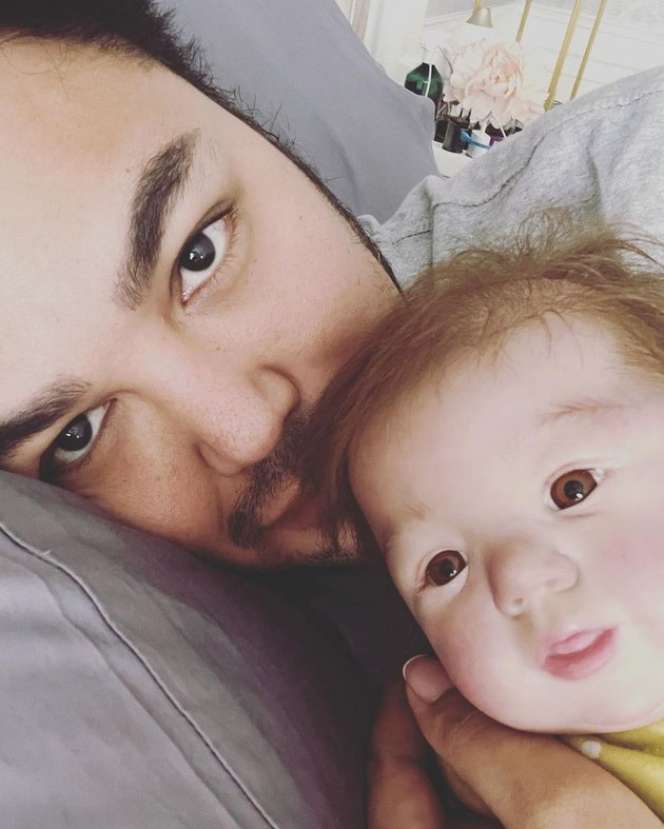Momen Ivan Gunawan Momong Sang 'Anak' Borong Perlengkapan Bayi Hingga Diajak Ke Lokasi Syuting