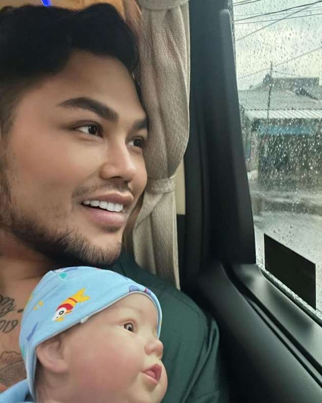 Momen Ivan Gunawan Momong Sang 'Anak' Borong Perlengkapan Bayi Hingga Diajak Ke Lokasi Syuting