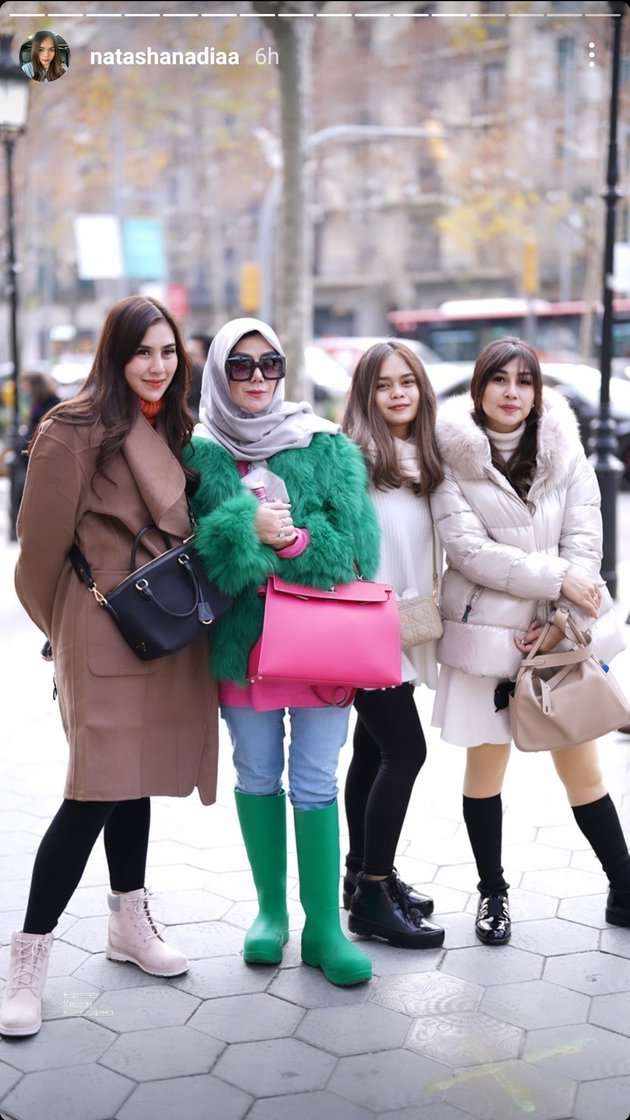 6 Potret Amy Qanita Saat Liburan Ke Barcelona, Outfitnya Kece Abis! Dikira Syahini