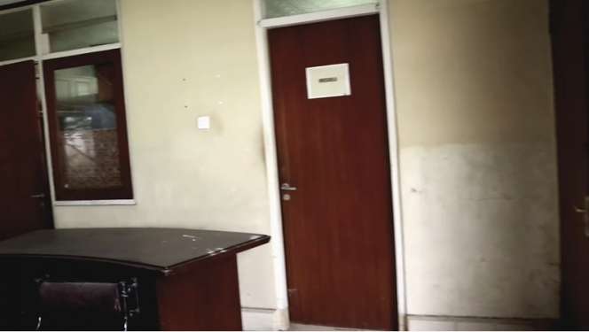 10 Potret Rumah Masa Kecil Ariel NOAH yang Terbengkalai 12 Tahun, Simpan Kisah Mistis!
