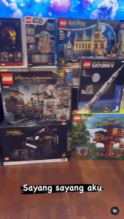 Koleksi Lego Amanda Manopo dari Star Wars hingga Harry Potter
