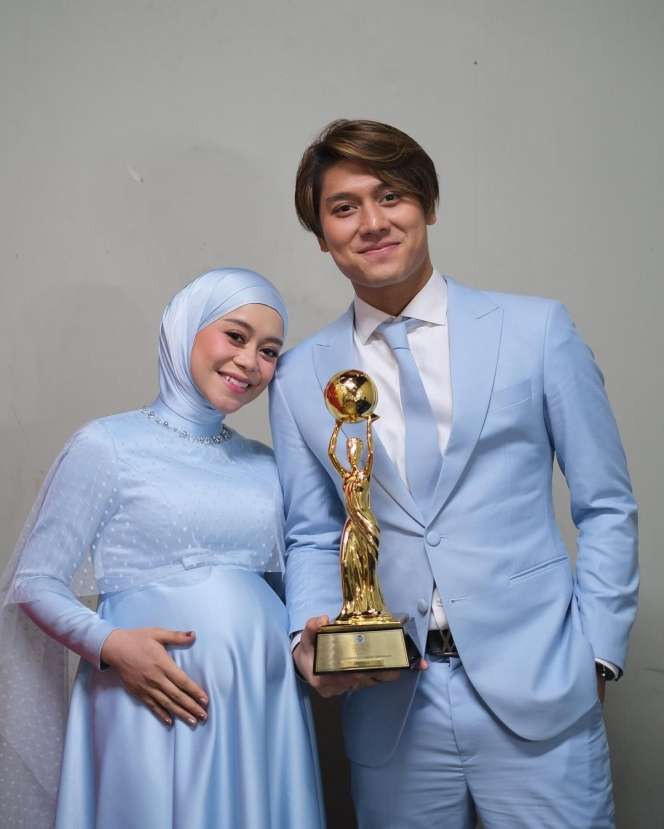 8 Pasangan Artis Hasil Perjodohan Netizen, Terbaru Thariq & Fuji Kawal Sampai Pacaran!