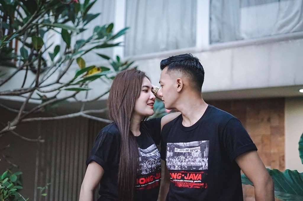 8 Pasangan Artis Hasil Perjodohan Netizen, Terbaru Thariq & Fuji Kawal Sampai Pacaran!