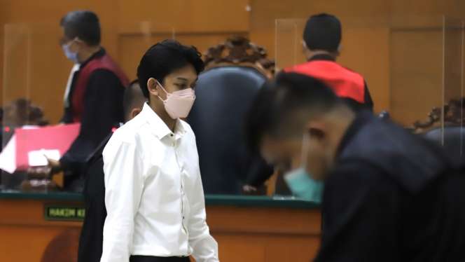 FOTO: Penampilan Gaga Muhammad di Sidang Perdana yang Digelar Tatap Muka
