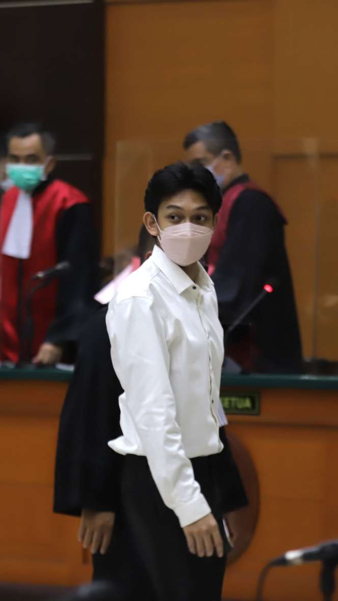 FOTO: Penampilan Gaga Muhammad di Sidang Perdana yang Digelar Tatap Muka