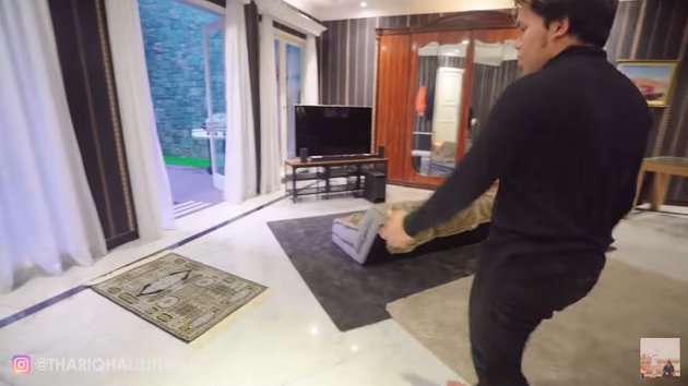 12 Potret Kamar Thariq Halilintar yang Super Mewah, Bikin Syok Kasurnya Bisa 'Nyanyi'