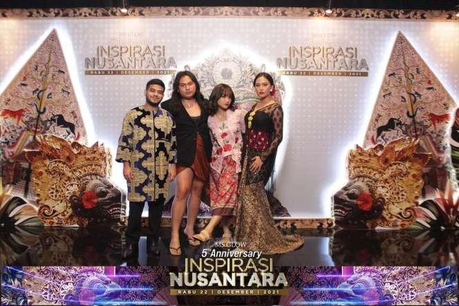 Adu Kebaya 13 Artis Hadiri Ultah Brand Kecantikan, Keanu Agl Disebut Mirip Tukang Jamu!