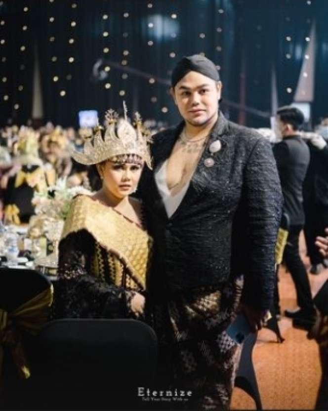 Adu Kebaya 13 Artis Hadiri Ultah Brand Kecantikan, Keanu Agl Disebut Mirip Tukang Jamu!