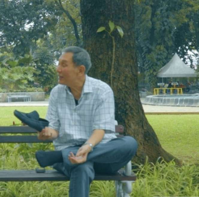 Penampilan Jusuf Hamka Bos Jalan Tol yang Nyaman Pakai Sepatu Sobek 'Kasio bin Kabel'