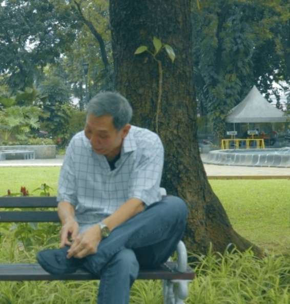 Penampilan Jusuf Hamka Bos Jalan Tol yang Nyaman Pakai Sepatu Sobek 'Kasio bin Kabel'