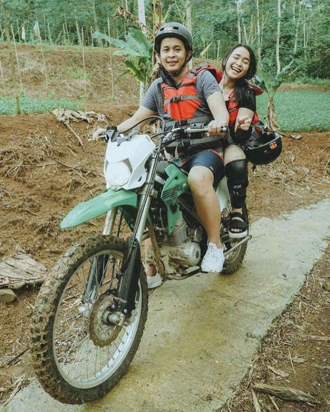 Momen Mesra Assyifa Nuraini Adik Ayu Ting Ting dan Kekasih, Siap Menikah?