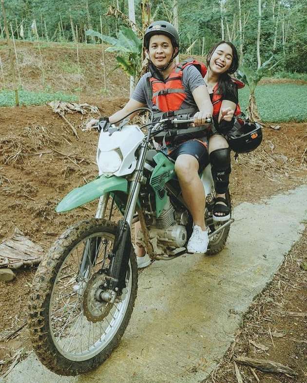Momen Mesra Assyifa Nuraini Adik Ayu Ting Ting dan Kekasih, Siap Menikah?