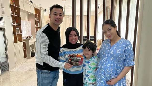 Bikin Melongo! Segini Gaji Asisten Selebritis, Ada yang Tiga Kali Naik Gaji dalam Setahun