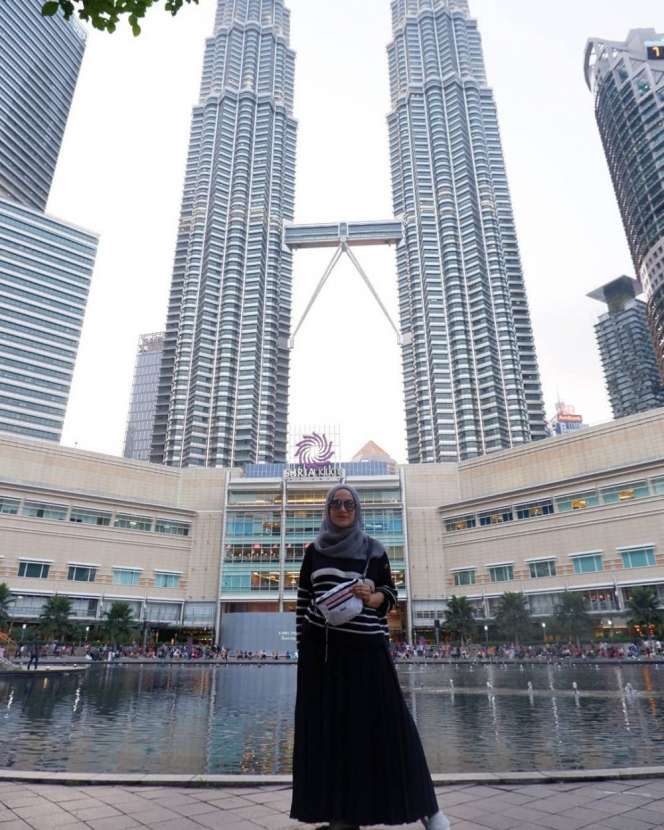 10 Foto Terbaru Teh Euis Serial ‘Keluarga Cemara’, Dulu Remaja Polos Kini Jadi Ibu-Ibu Sosialita!