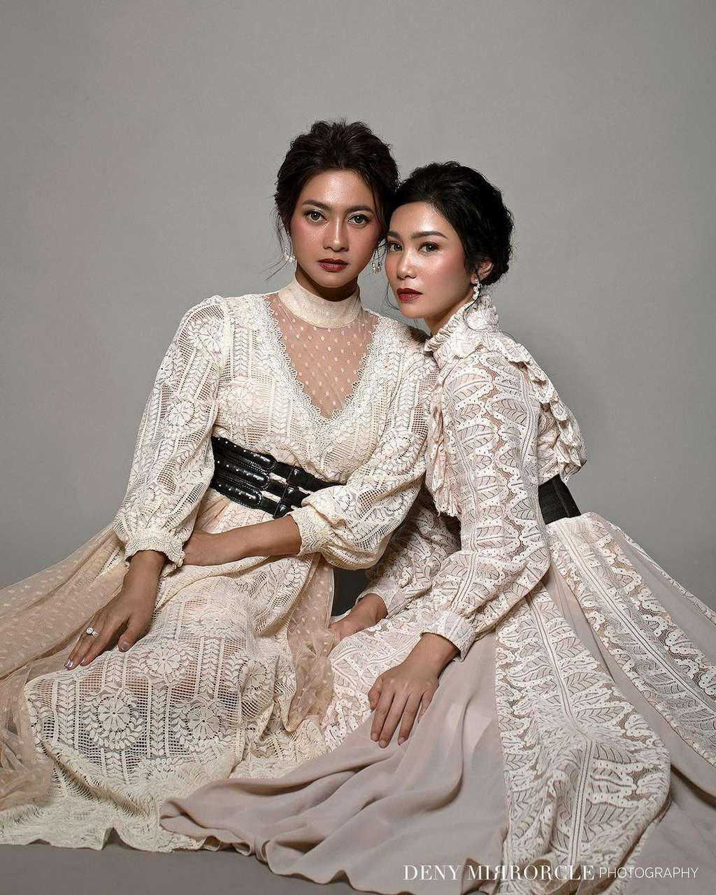 Cantik dan Mempesona Pemotretan Bunga Zaina, Ririn Dwi Ariyanti dan Rini Yulianti 