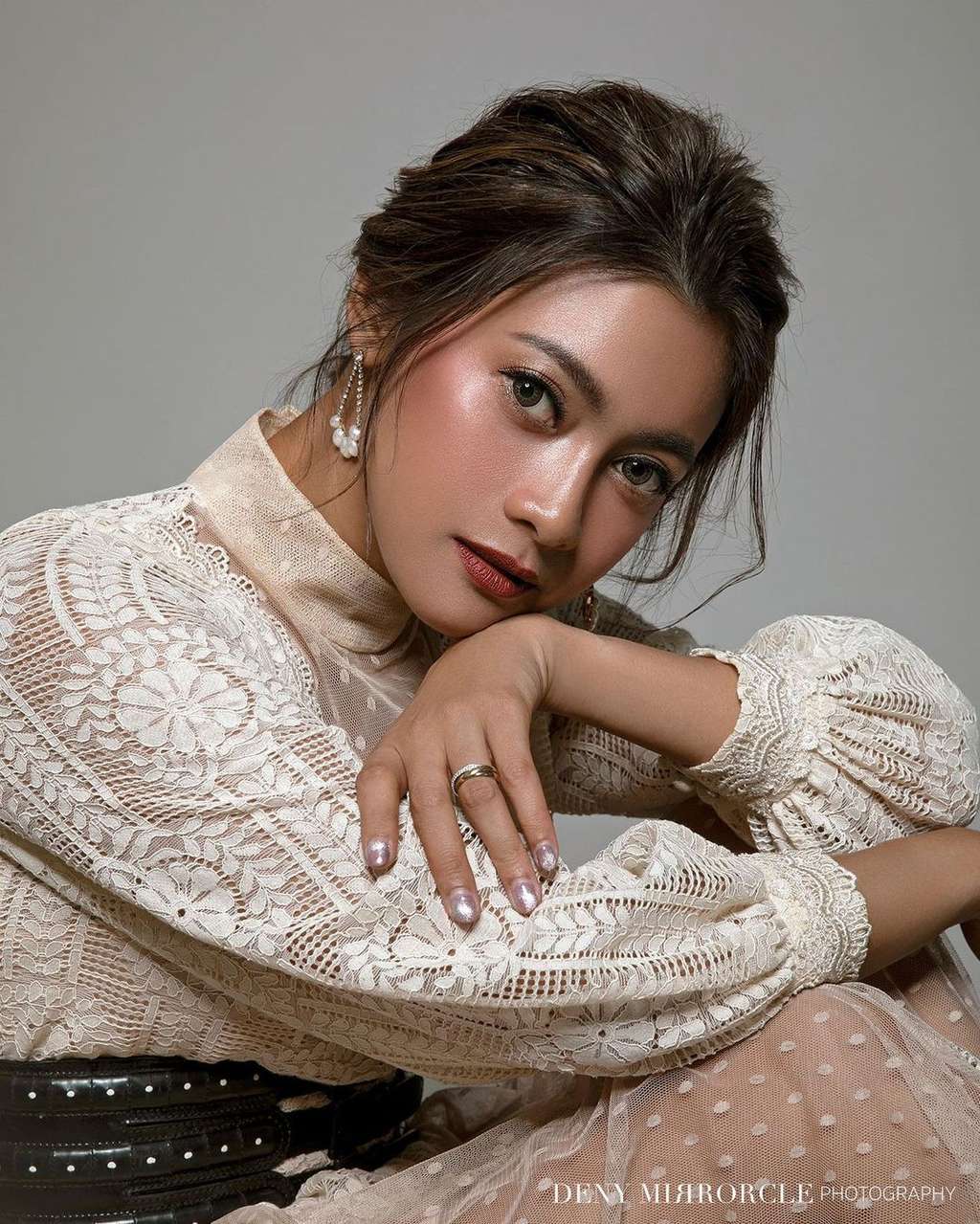 Cantik dan Mempesona Pemotretan Bunga Zaina, Ririn Dwi Ariyanti dan Rini Yulianti 