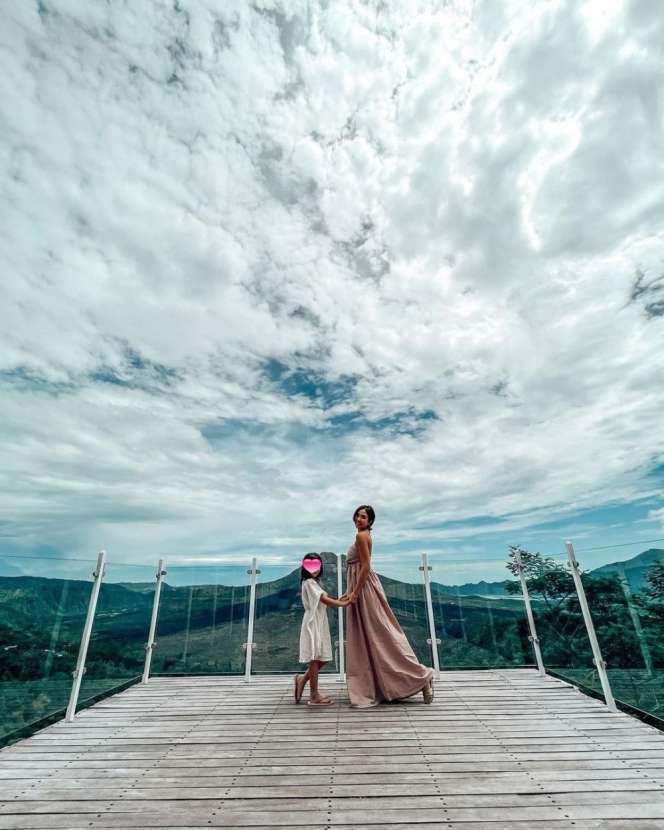 10 Potret Gisel & Gading Marten Liburan Bareng di Bali, Tubuh Makin Kurus Jadi Omongan!