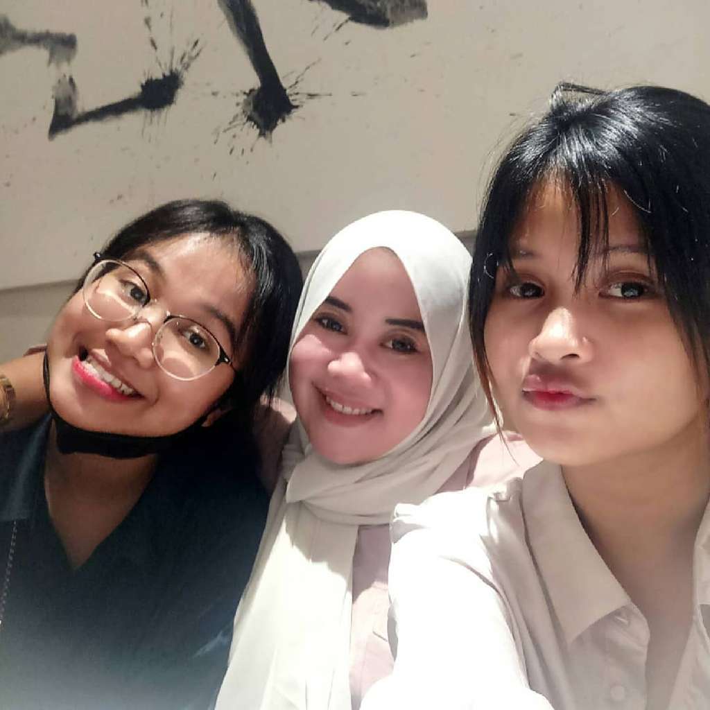 10 Potret Puput Soedrajat Ibu Sambung Vanessa Angel, Sifat Asli Dibongkar Sahabat Mendiang!