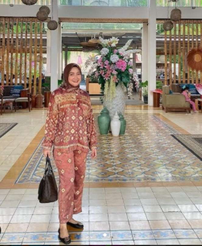 10 Potret Winda Khair, Ibu Persit Hits yang Jadi Idola