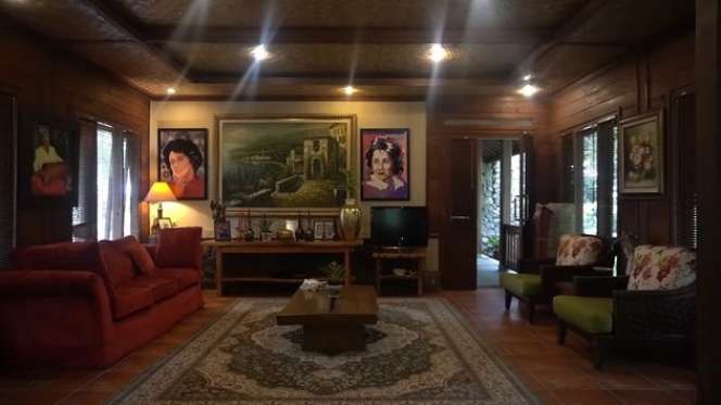 Potret Villa Megah Milik Camelia Malik, Dikelilingi Hutan Letaknya di Kaki Gunung Salak