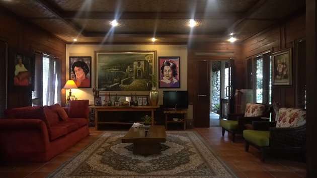 Potret Villa Megah Milik Camelia Malik, Dikelilingi Hutan Letaknya di Kaki Gunung Salak