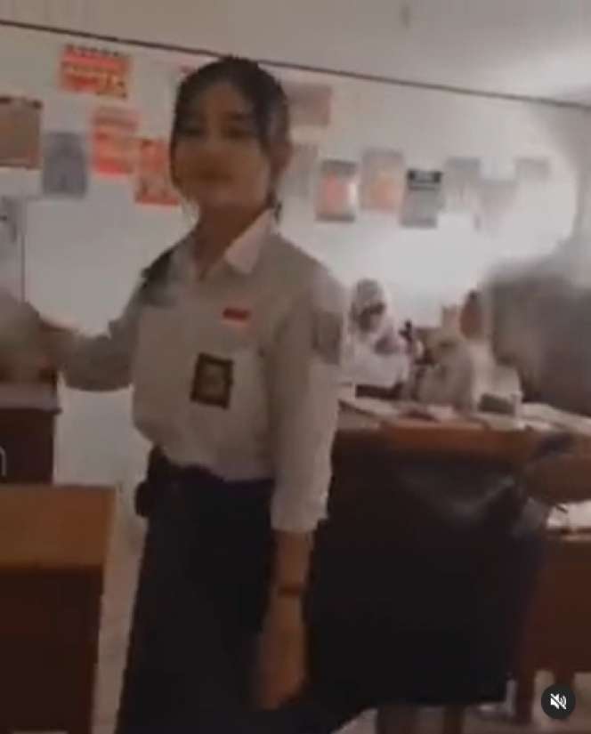 Viral Siswi Cantik Gak Ketulungan, Jadi Inceran Siswa dan Para Guru, Lihat 10 Potretnya!