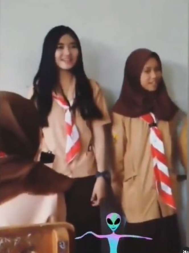 Viral Siswi Cantik Gak Ketulungan, Jadi Inceran Siswa dan Para Guru, Lihat 10 Potretnya!