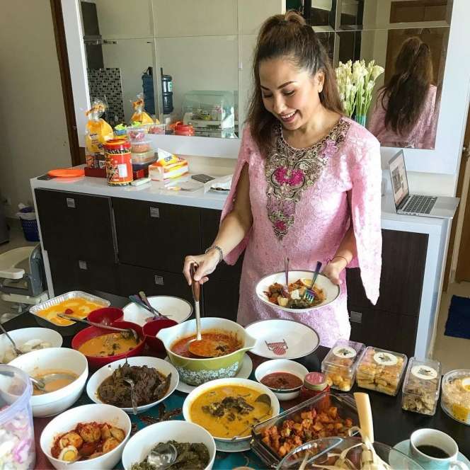 9 Potret Apartemen Mewah Emma Waroka, Sahabat Vanessa Angel yang Nikahi Berondong!