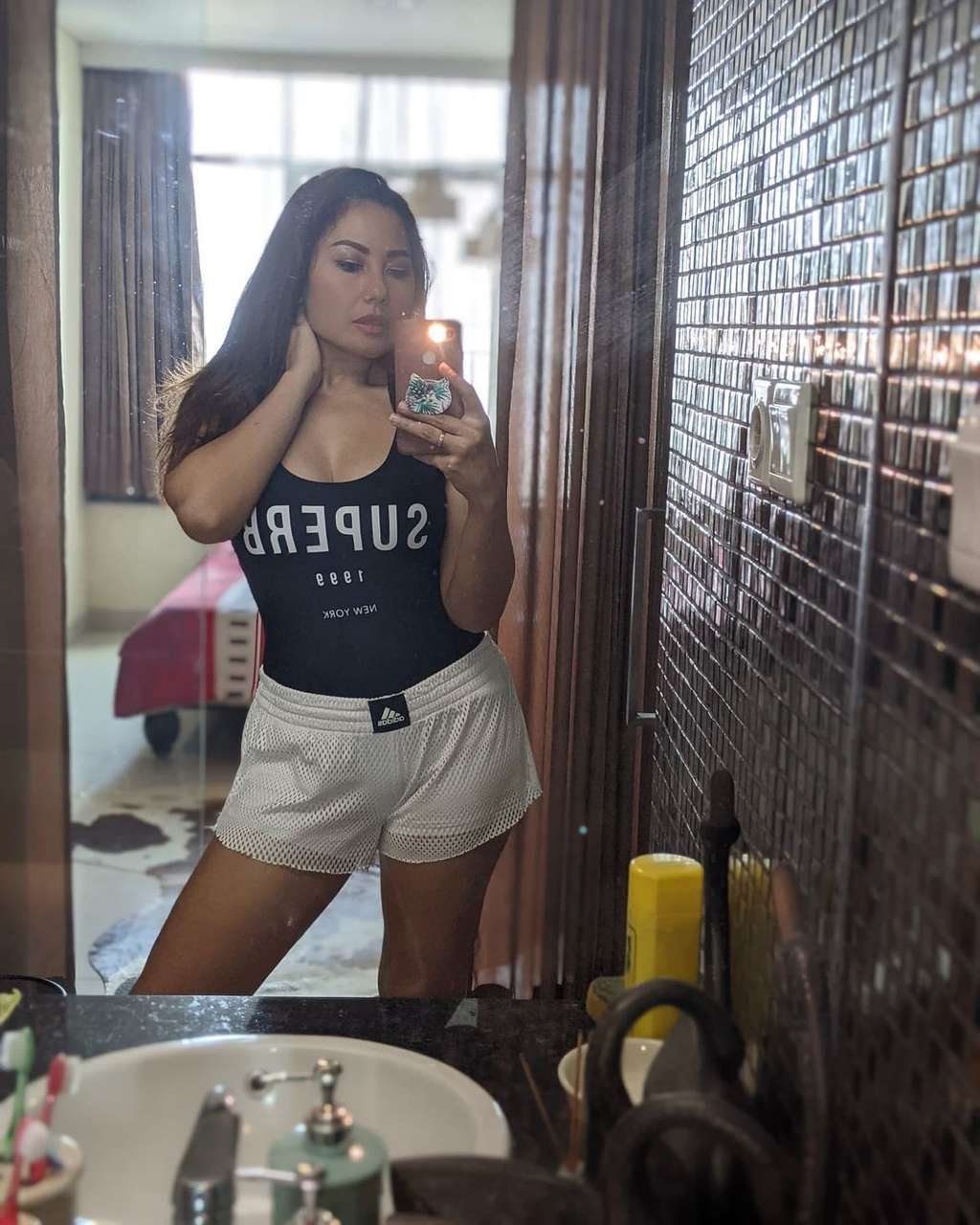 9 Potret Apartemen Mewah Emma Waroka, Sahabat Vanessa Angel yang Nikahi Berondong!