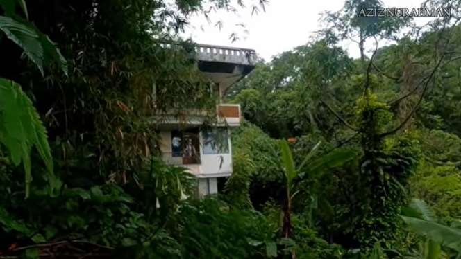 10 Penampakan Rumah Mewah Terbengkalai di Tepi Jurang, Ada Benda Aneh Dalam Kamar!