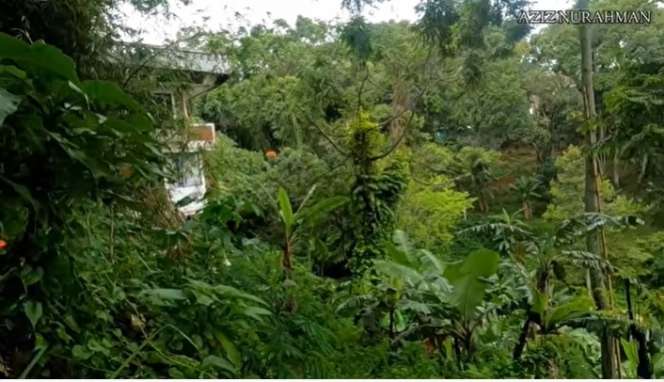 10 Penampakan Rumah Mewah Terbengkalai di Tepi Jurang, Ada Benda Aneh Dalam Kamar!