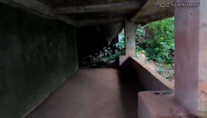 10 Penampakan Rumah Mewah Terbengkalai di Tepi Jurang, Ada Benda Aneh Dalam Kamar!