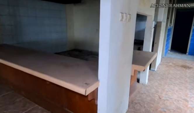 10 Penampakan Rumah Mewah Terbengkalai di Tepi Jurang, Ada Benda Aneh Dalam Kamar!
