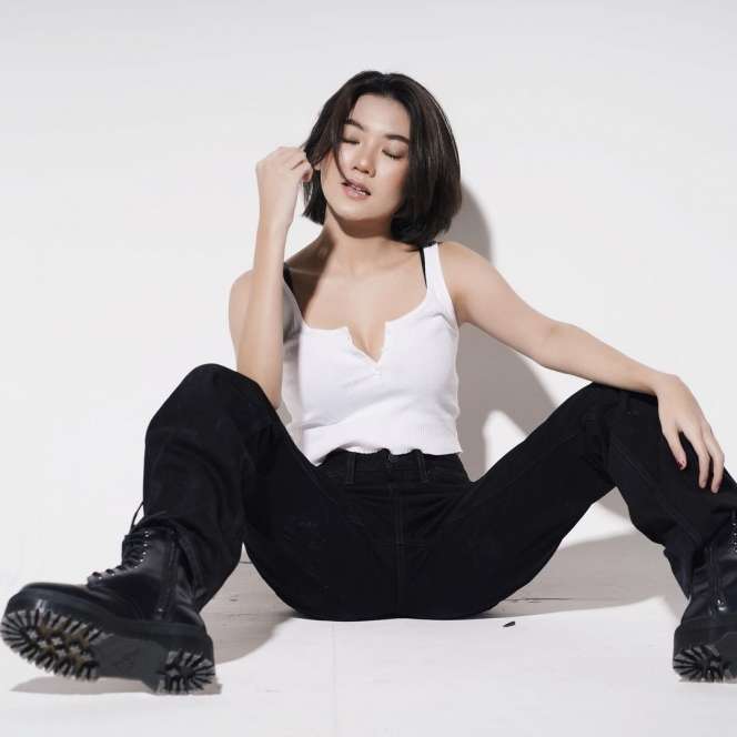 5 Potret Selebgram Rachel Florencia yang Bikin Salfok