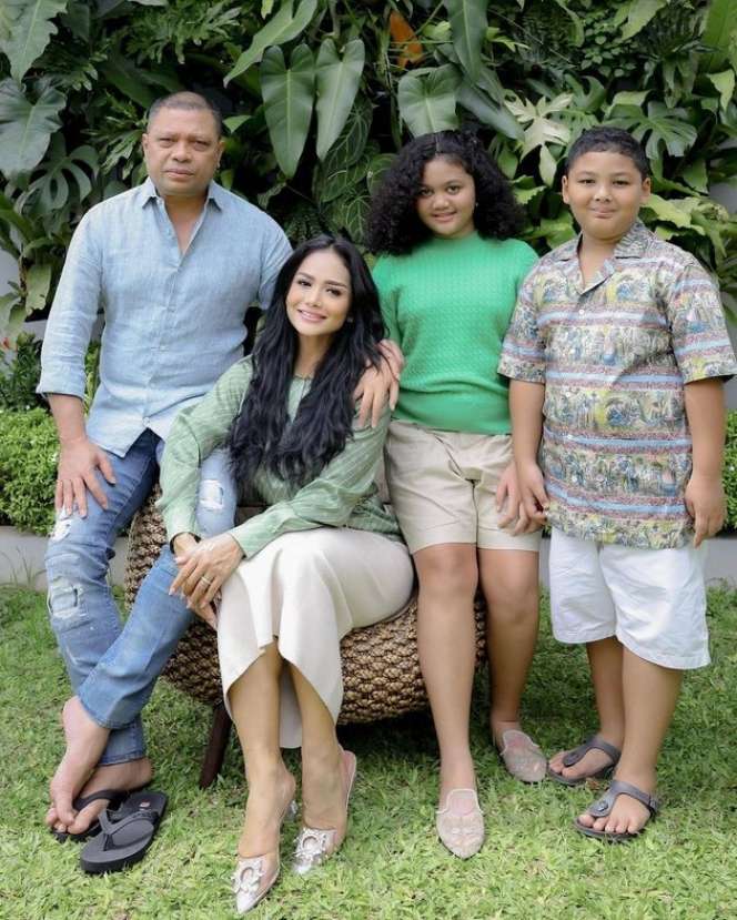 Cantik Paripurna! Potret Terbaru Krisdayanti Makin Singset