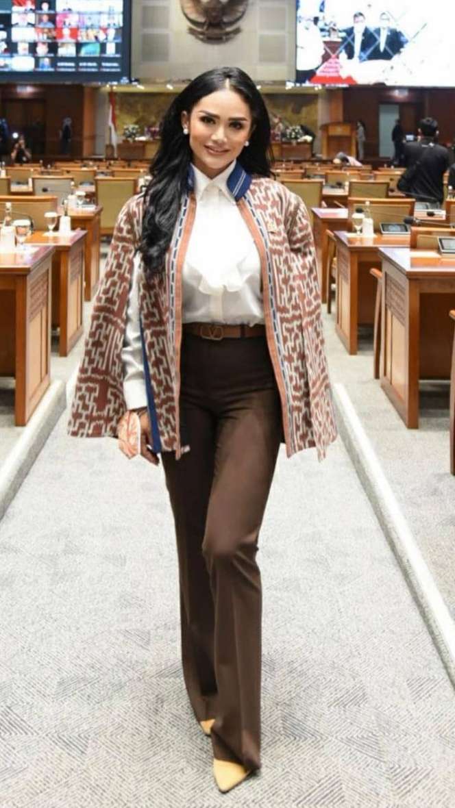 Cantik Paripurna! Potret Terbaru Krisdayanti Makin Singset
