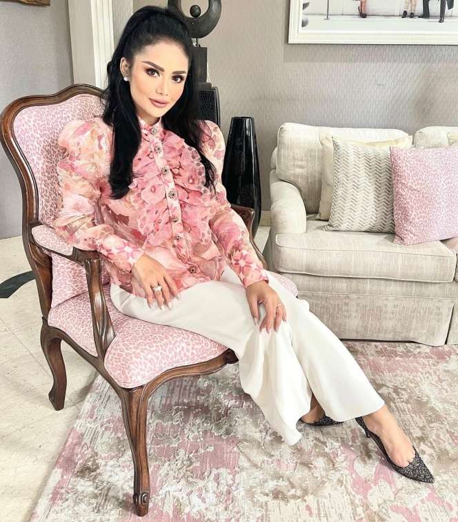 Cantik Paripurna! Potret Terbaru Krisdayanti Makin Singset