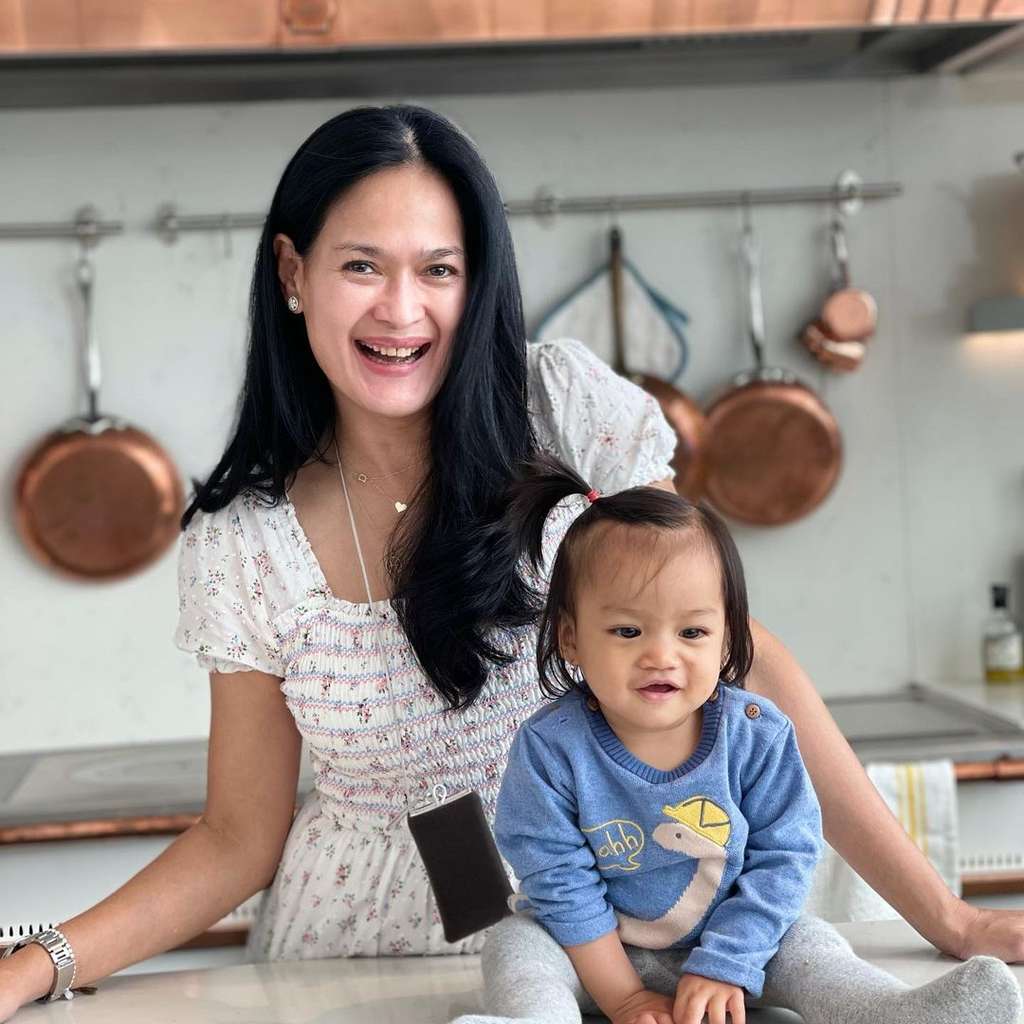 9 Artis Ini Dijuluki 'Nenek Gaul', Penampilan Amy Qanita Gak Ada Lawan!