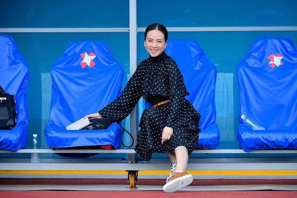 10 Potret Cantiknya Madam Pang, Manager Timnas Thailand yang Lagi Jadi Sorotan, Ternyata Bangsawan!