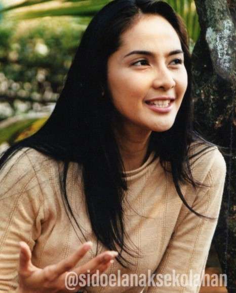10 Foto Lawas Maudy Koesnaedi di Serial ‘Si Doel Anak Sekolahan’, Paling Cantik di Zamannya!