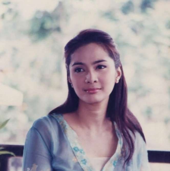 10 Foto Lawas Maudy Koesnaedi di Serial ‘Si Doel Anak Sekolahan’, Paling Cantik di Zamannya!