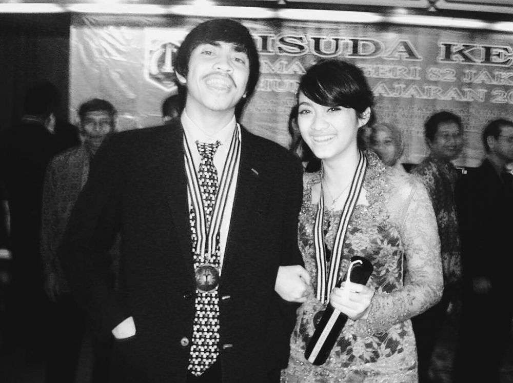 10 Foto Lawas Musisi Saat Zaman Pacaran, Masa Muda Duta Sheila On 7 Bikin Melongo!